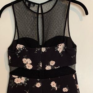 Cute, floral Express dress size 2. Only worn a few times.
